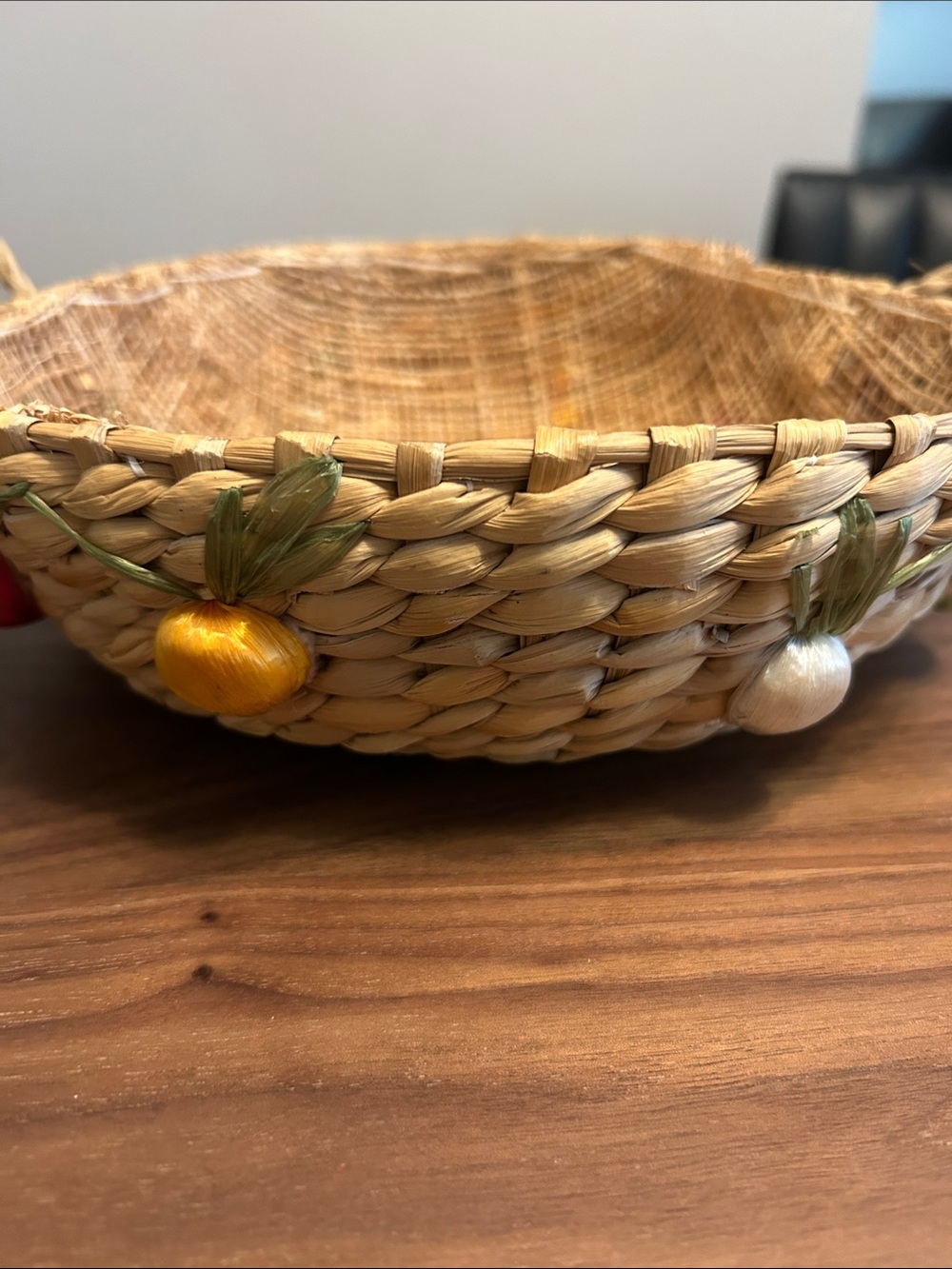Vintage Hand Woven Raffia Basket Fruit Vegetable Accents Round Farmhouse 9”